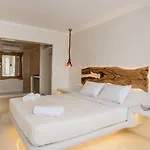 Elina And Konukevi Agios Stefanos (Mykonos)