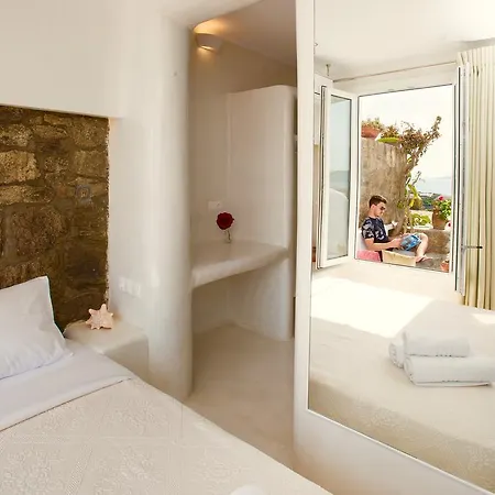 Elina And Konukevi Agios Stefanos (Mykonos)